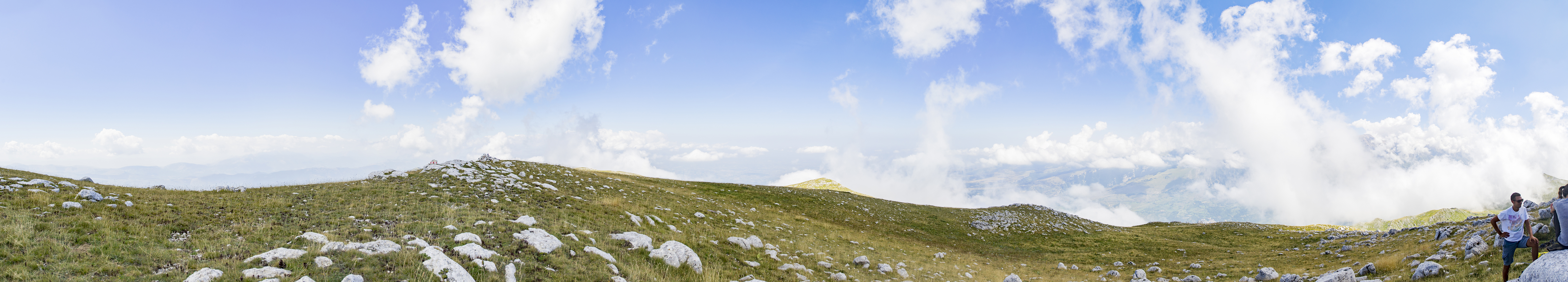  LND10043 panorama V6 150DPI